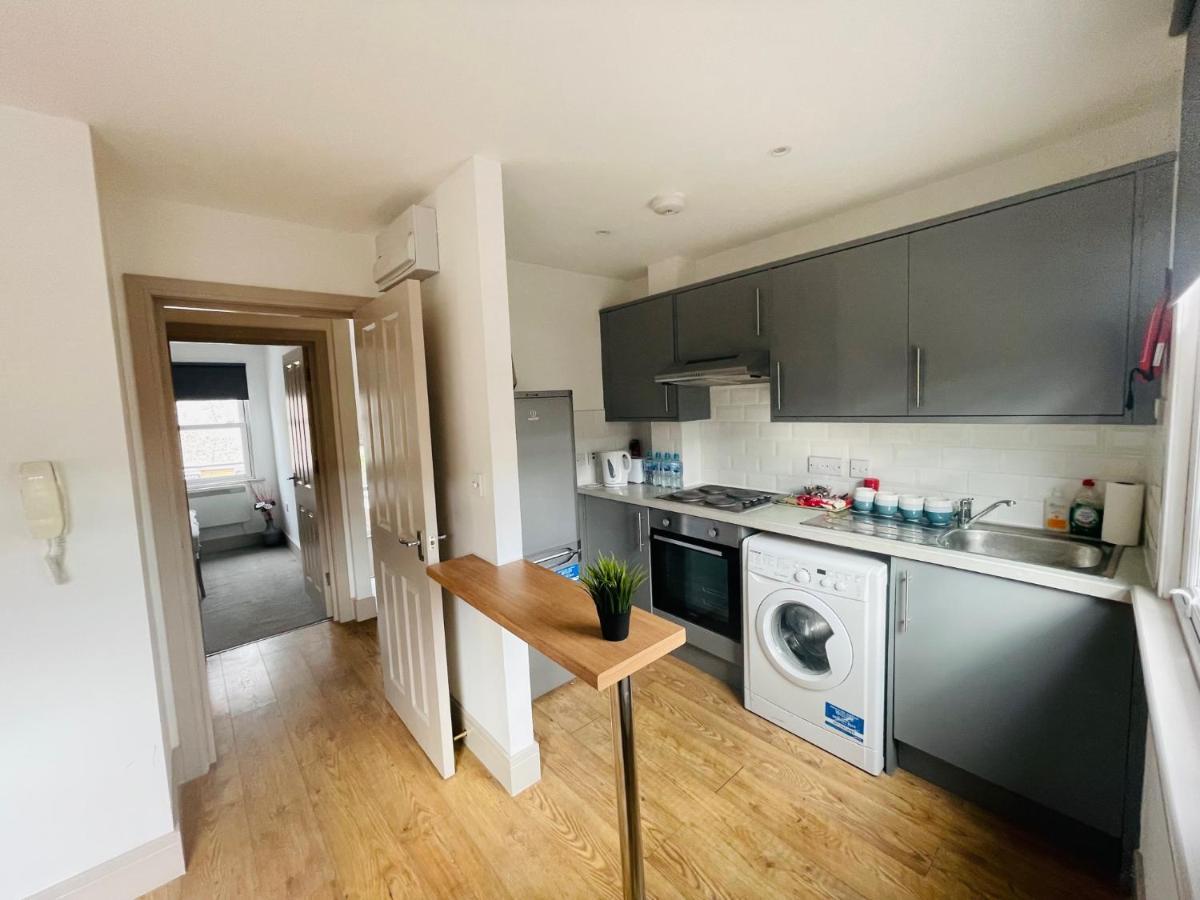 Lovely 1 Bedroom Apartment In Londra Esterno foto