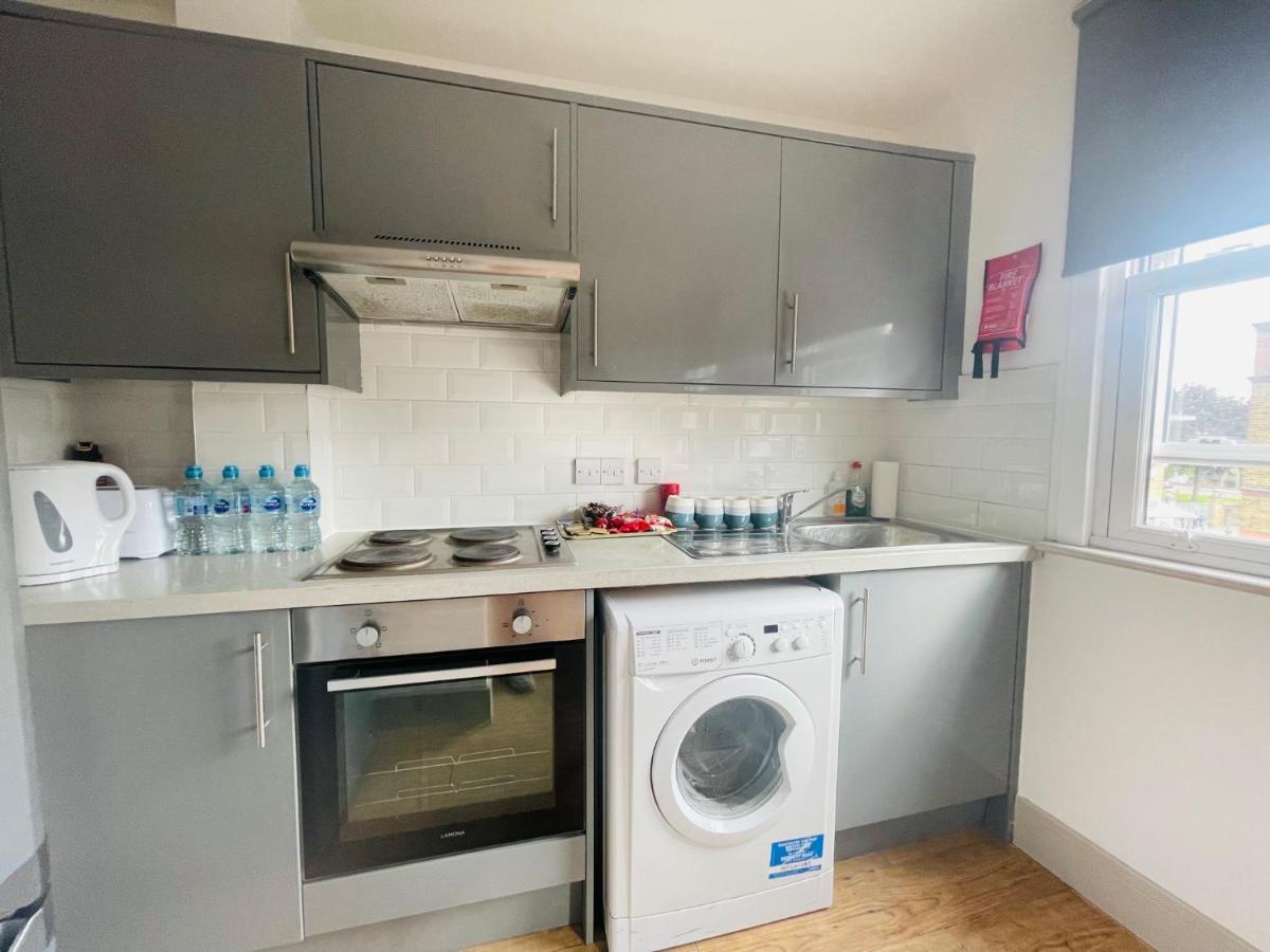 Lovely 1 Bedroom Apartment In Londra Esterno foto