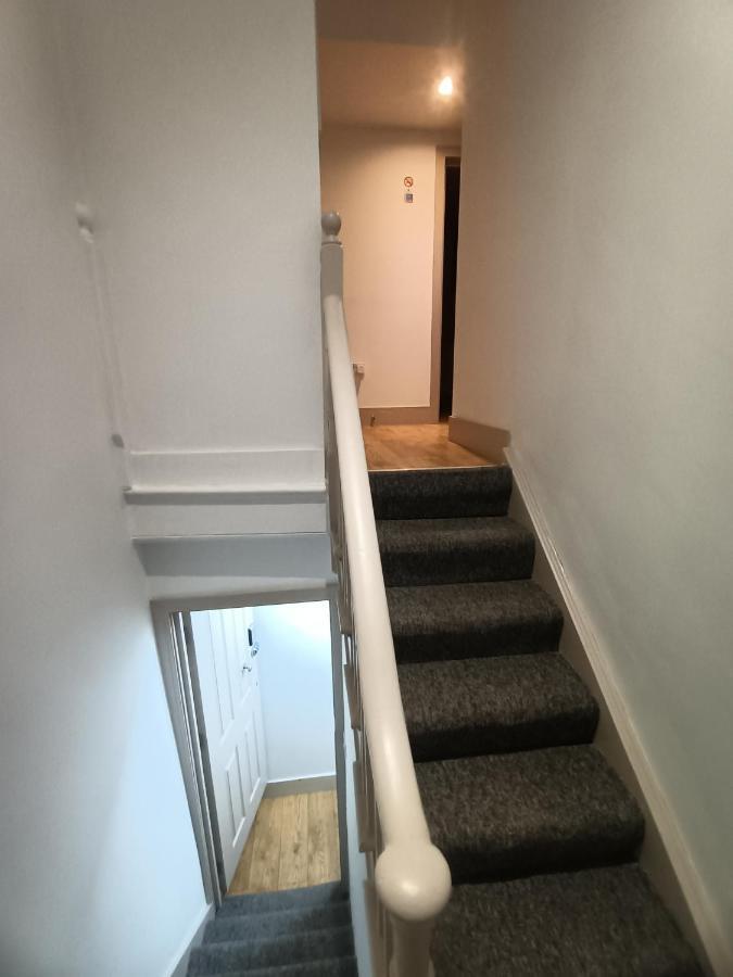 Lovely 1 Bedroom Apartment In Londra Esterno foto